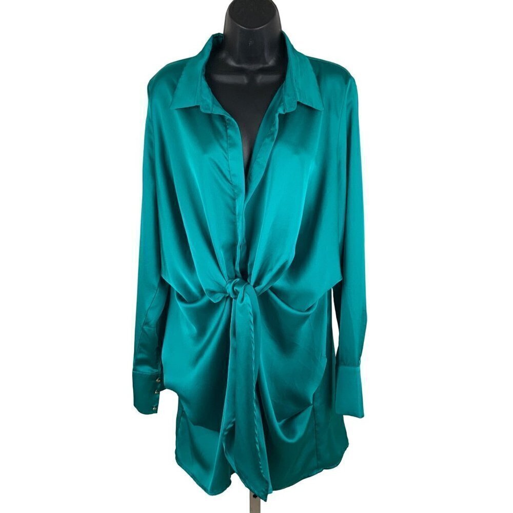 RNWY long tunic blouse kelly green ( St Patricks day!!) long sleeves so comfy an